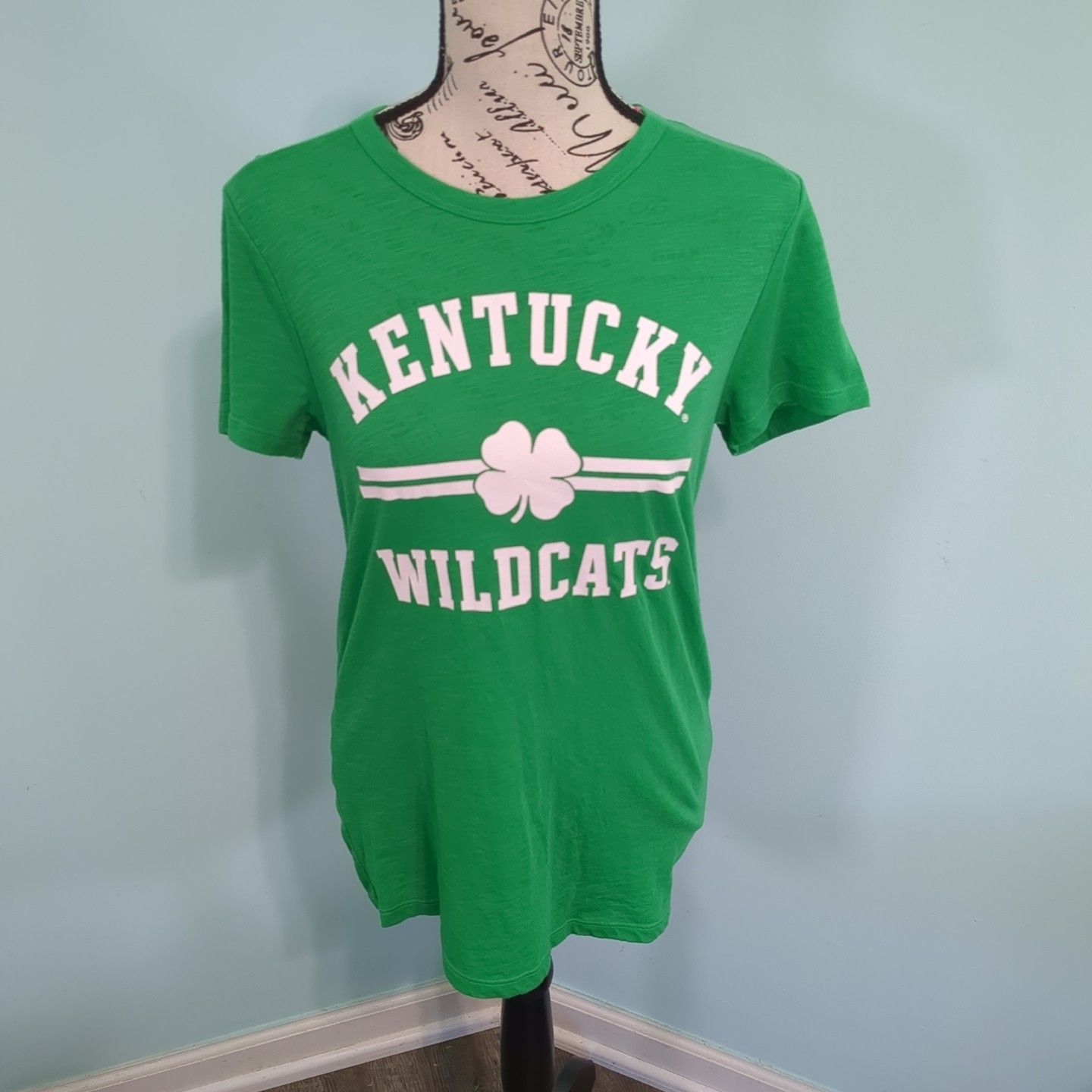 Victoria Secret Kentucky Wildcat Saint Patricks Day Tshirt Extra Small